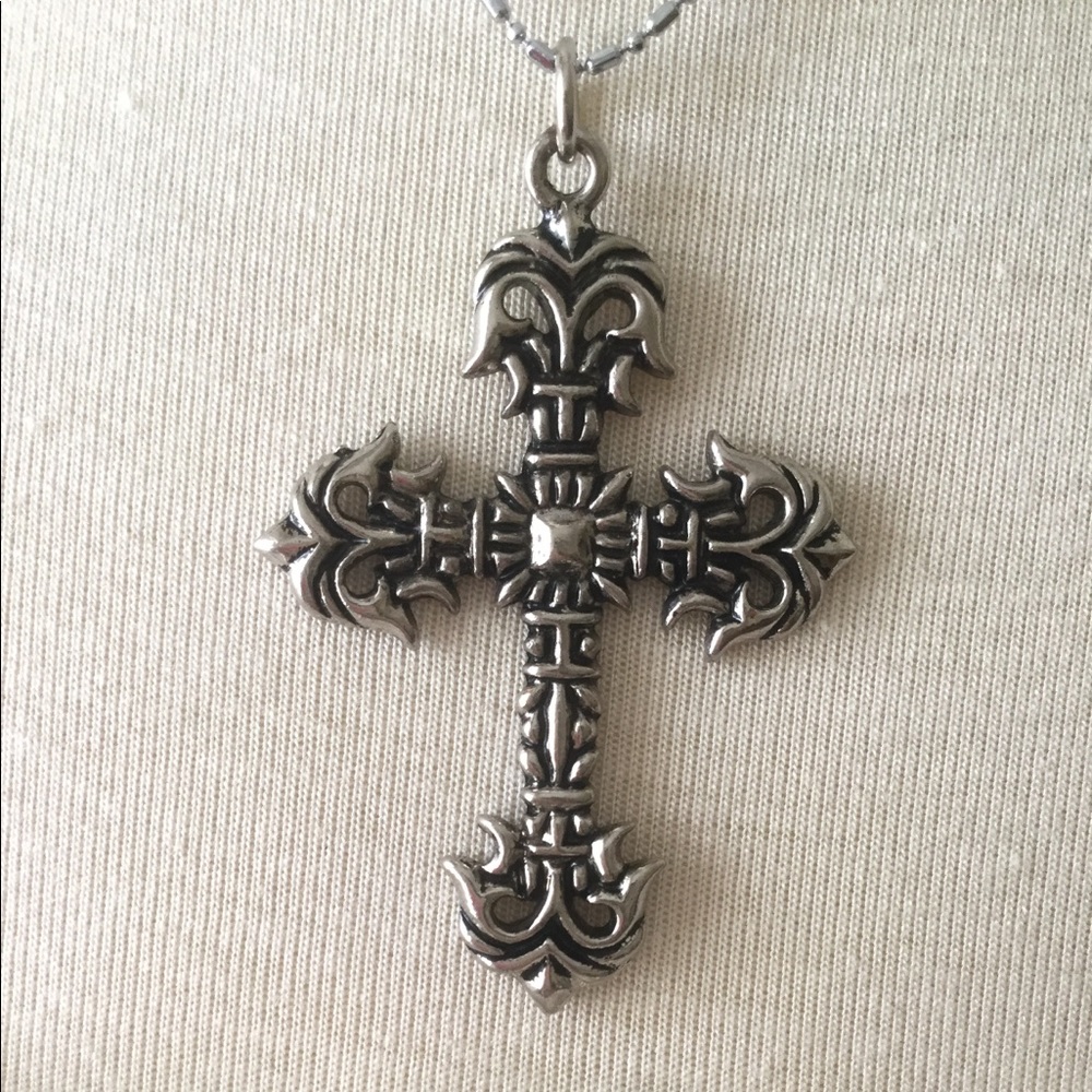 SILVER BOHO STATEMENT NECKLACE